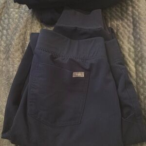 Zamora joggers size Medium Petite